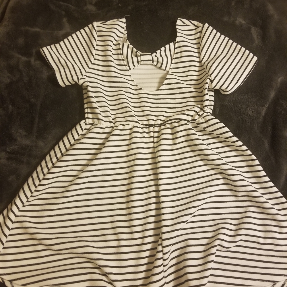 Dress - Picture 4 of 8